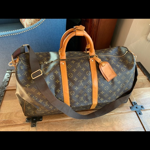 Louis Vuitton Handbags - 💯% Authentic Louis Vuitton Bandouliere 55 Bag
